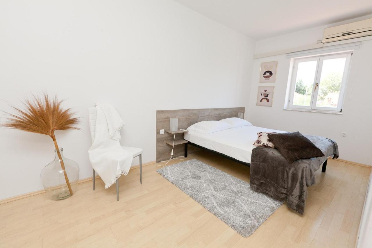 Kuca Za Odmor Toksini Apartman Zára Kültér fotó